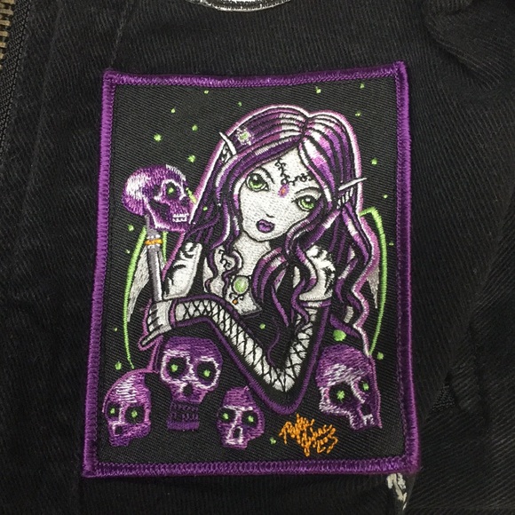 Cropped Jacket with Multiple Patches - Picture 5 of 10